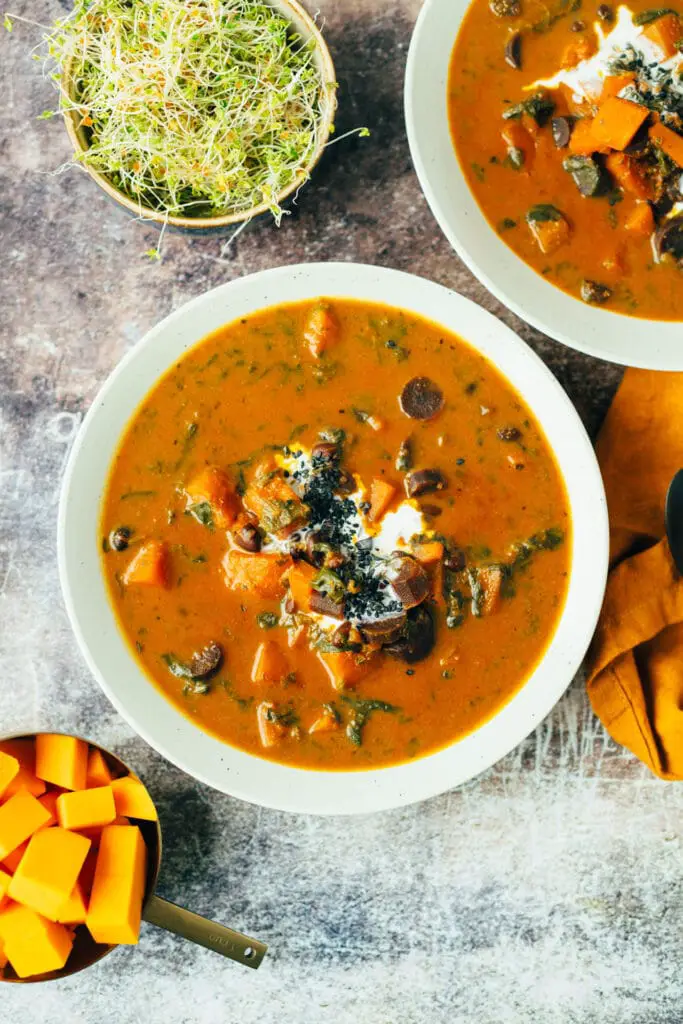 Hearty stew with butternut squash and black beans