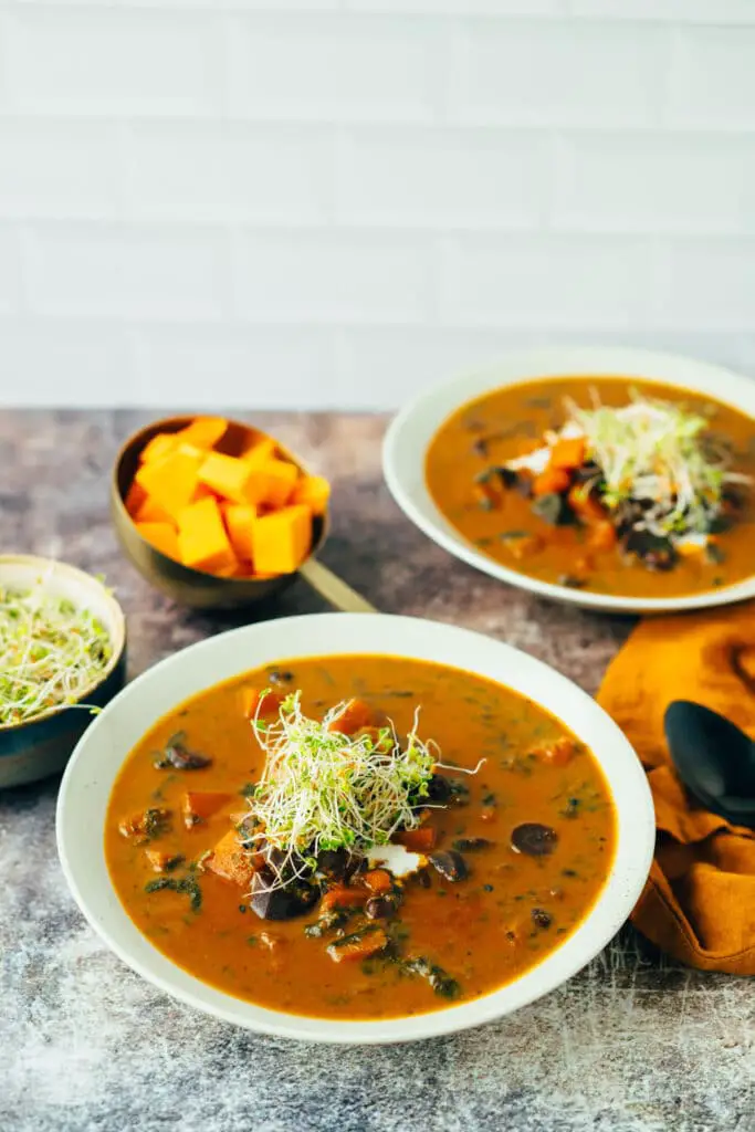 Hearty stew with butternut squash and black beans