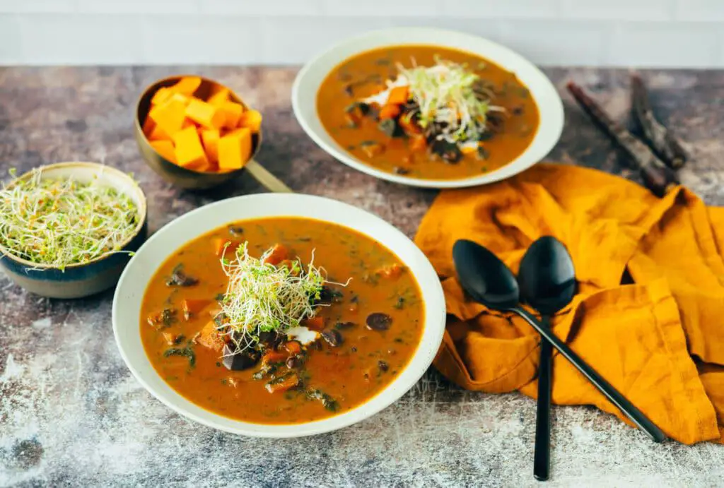 Hearty stew with butternut squash and black beans