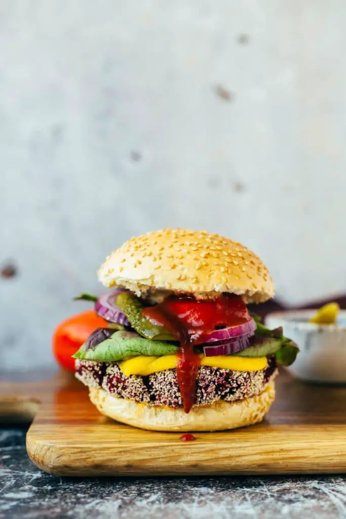 Protein burger with beetroot