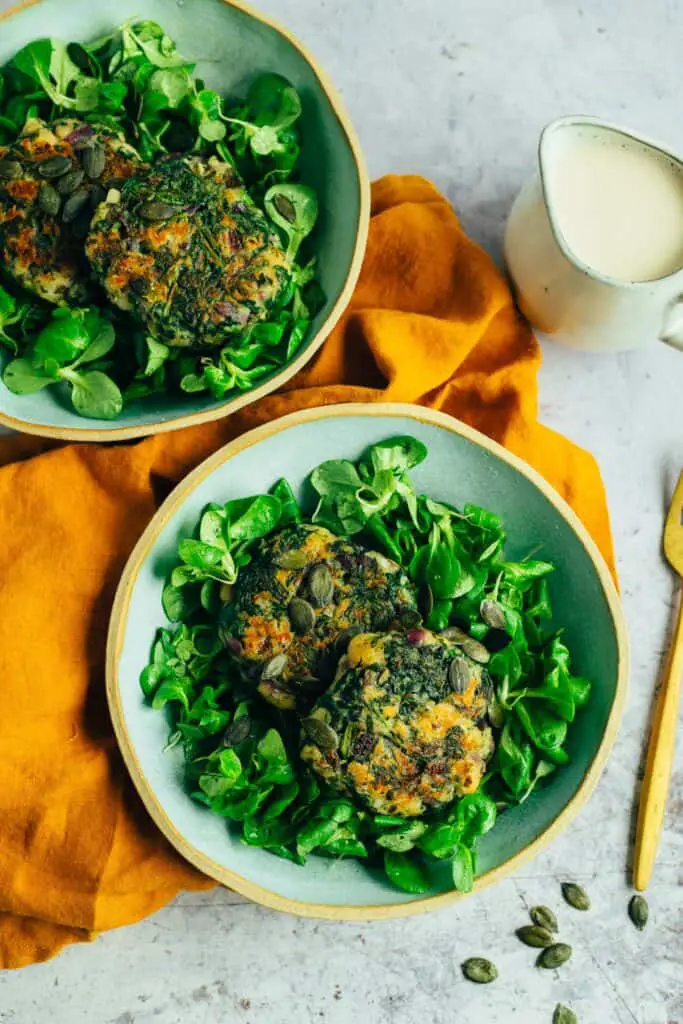 Vegan pan-fried spinach dumplings (gluten-free)