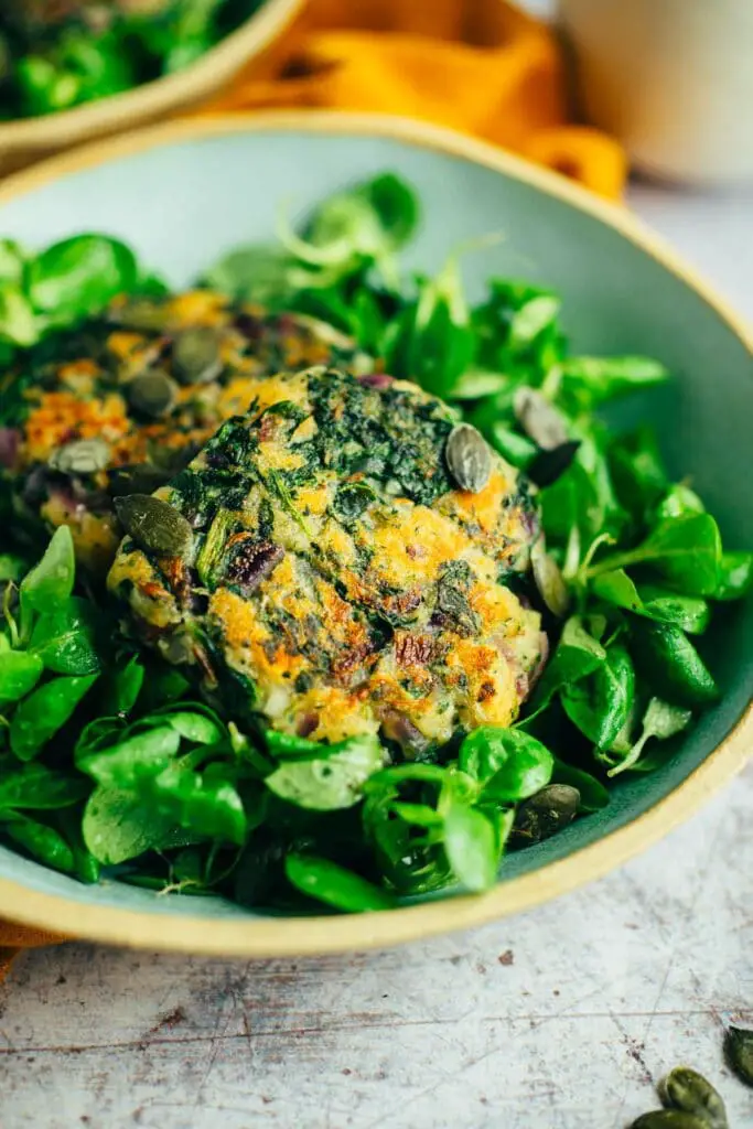 Vegan pan-fried spinach dumplings (gluten-free)