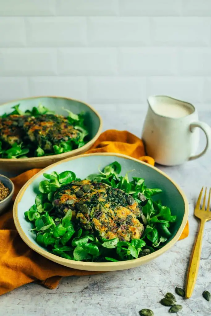 Vegan pan-fried spinach dumplings (gluten-free)