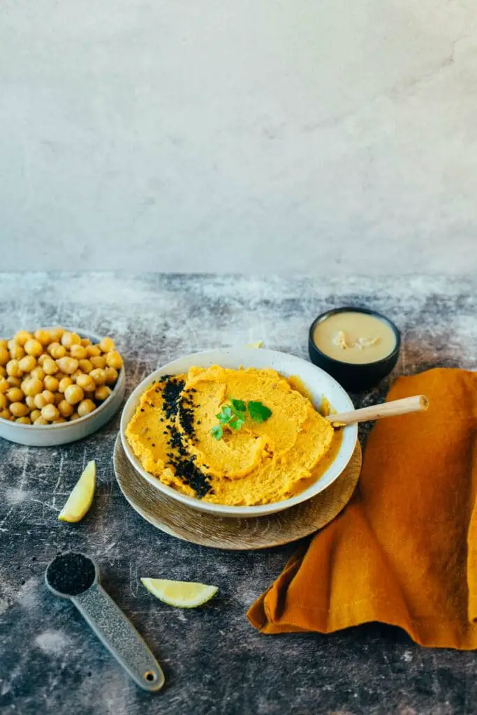 Make sweet potato hummus yourself (no waste!) v&gf