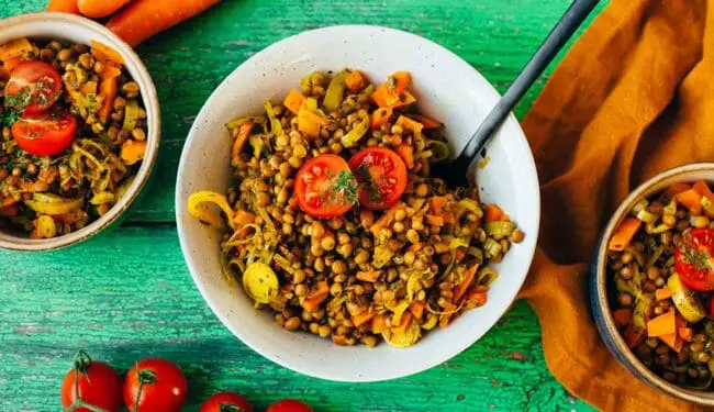 Lentil salad with leeks and carrots