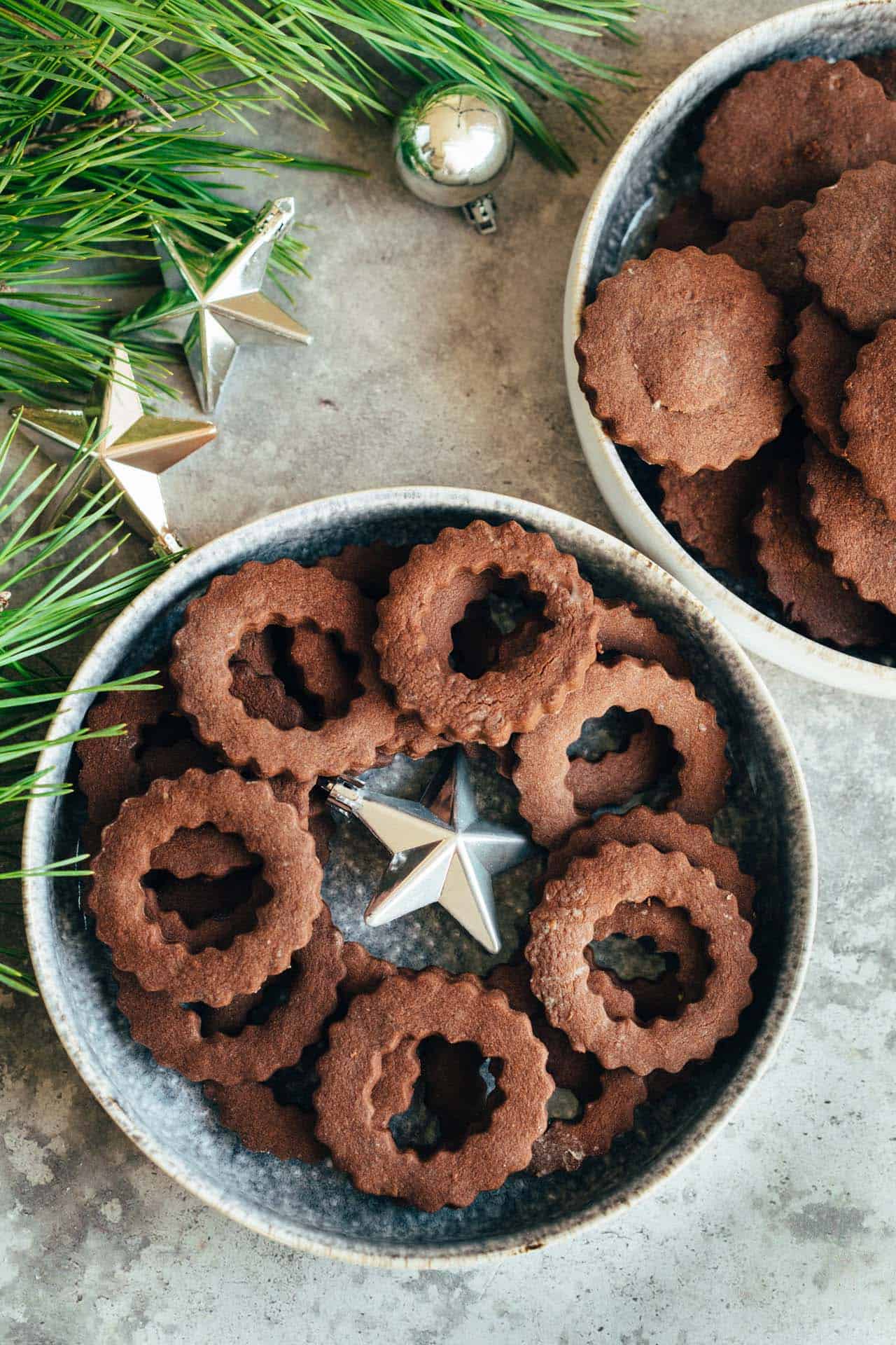 Vegan chocolate spitzbuben (5 ingredients) — VEGANE VIBES