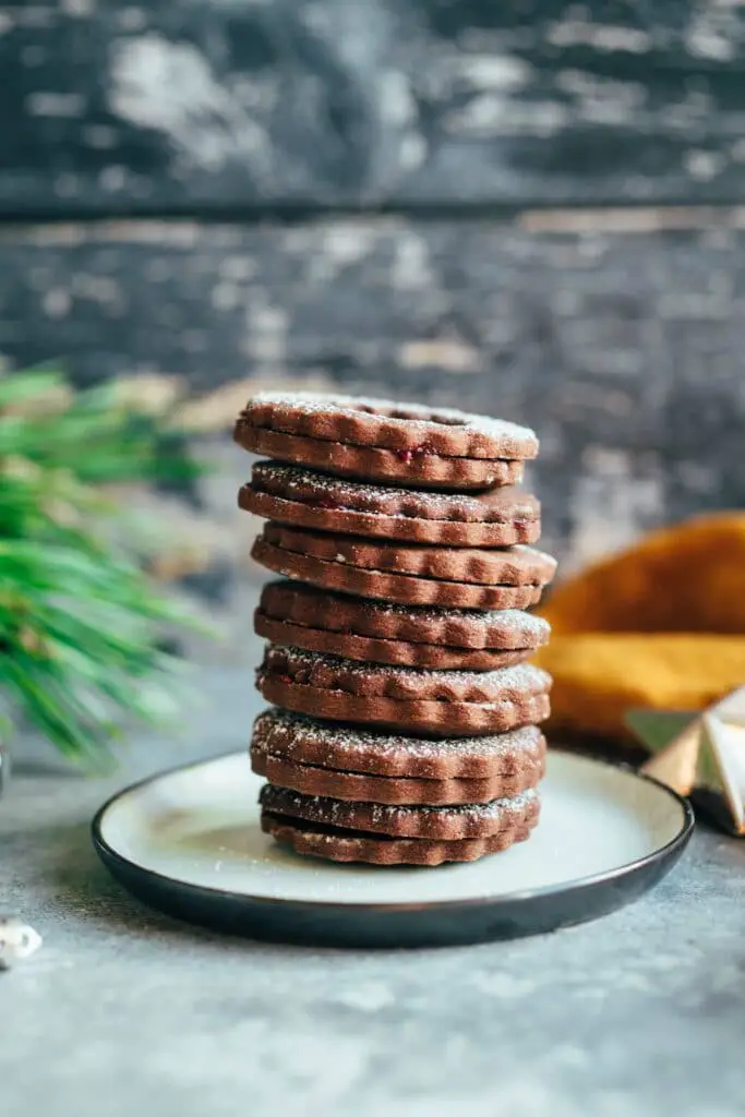 Vegan chocolate spitzbuben