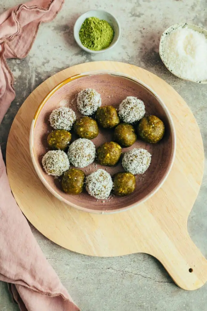 Banana Matcha Bliss Balls (15 minutes)