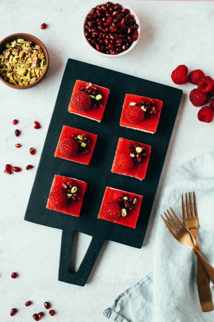 Mini Raspberry Cheesecakes (vegan)