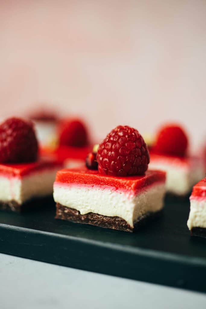 Mini Raspberry Cheesecakes (vegan)