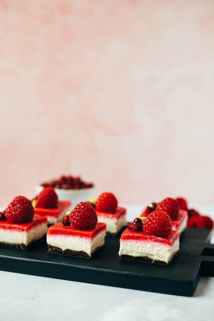 Mini Raspberry Cheesecakes (vegan)