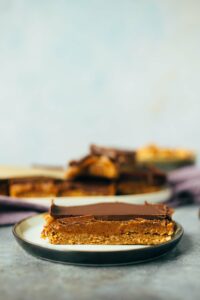 Twix Bars (ohne Backen) - veganes Rezept