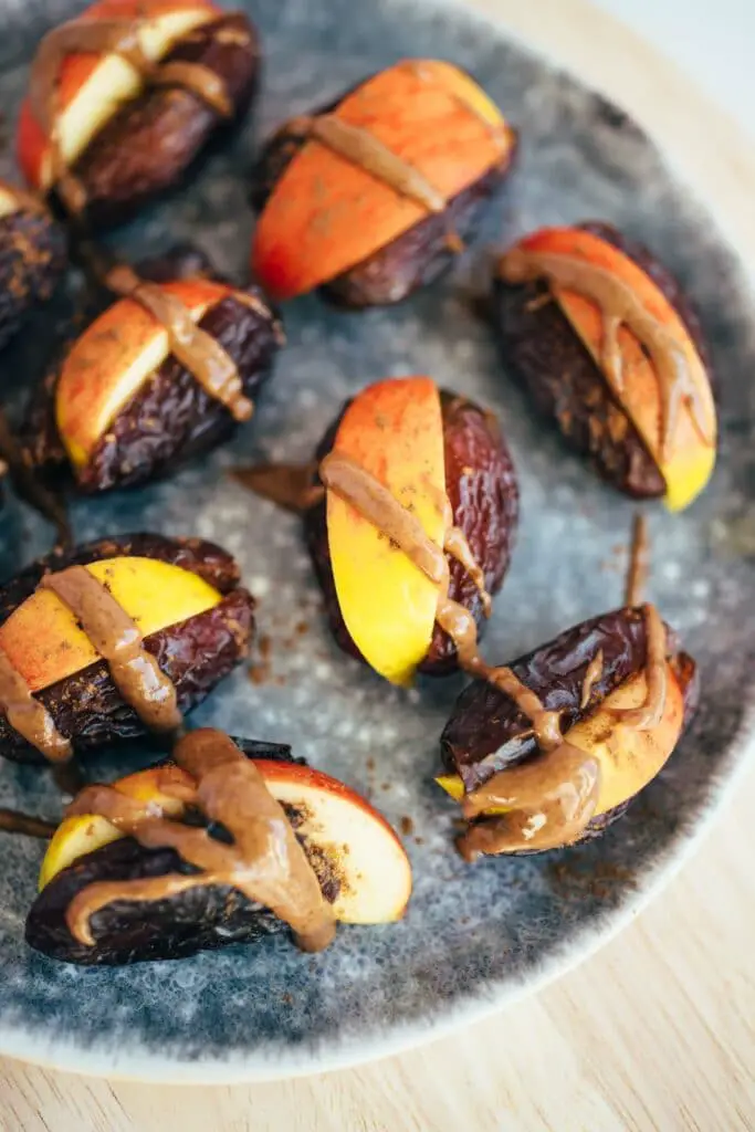 Dates with apple and cinnamon (10 minutes) vegan &amp; gluten-free