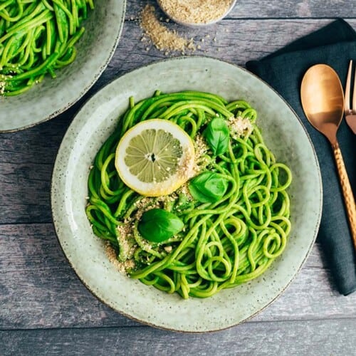 Spaghetti with vegan spinach sauce (20 minutes)