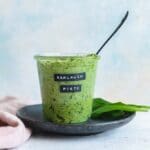 Make wild garlic pesto yourself (How-To)