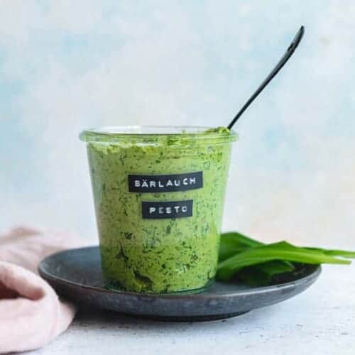 Make wild garlic pesto yourself (How-To)