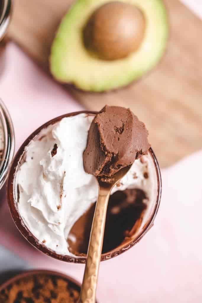 Avocado chocolate mousse (7 ingredients)