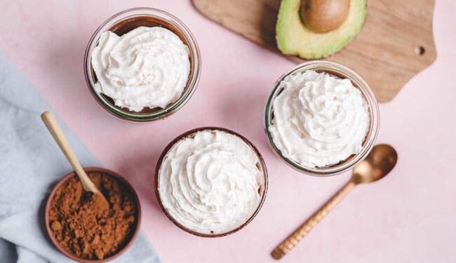 Avocado chocolate mousse (7 ingredients)