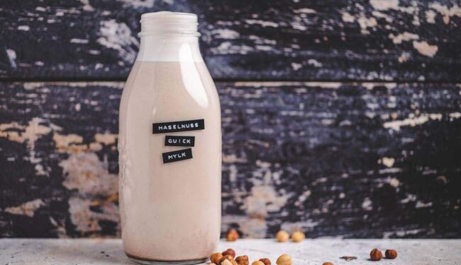 Hazelnut milk (5 minutes) superquick