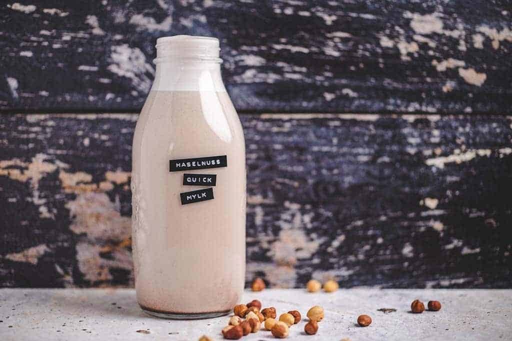 Hazelnut milk (5 minutes) superquick