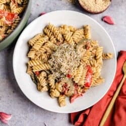 Vegan pasta with creamy sauce recipe (30 minutes)
