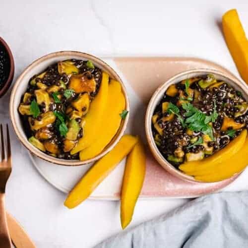 Salad with beluga lentils, avocado and mango (v & gf)