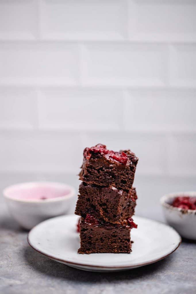 Vegan chocolate cherry brownie (gluten-free, oil-free)