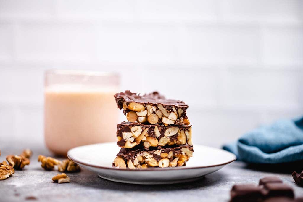 Nut Chocolate Brittle (vegan & glutenfree) — VEGANE VIBES