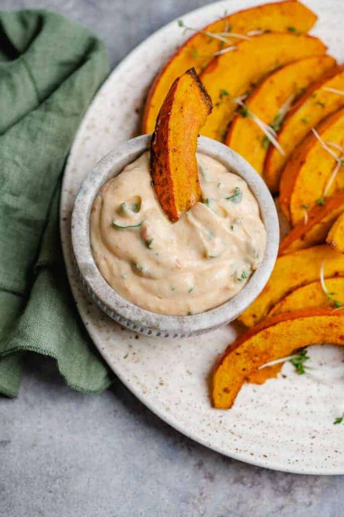 Pumpkin wedges with Harissa yogurt (vegan & gluten-free)