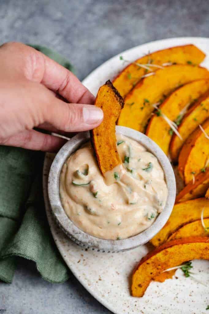 Pumpkin wedges with Harissa yogurt (vegan & gluten-free)