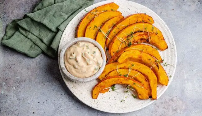 Pumpkin wedges with Harissa yogurt (vegan & gluten-free)