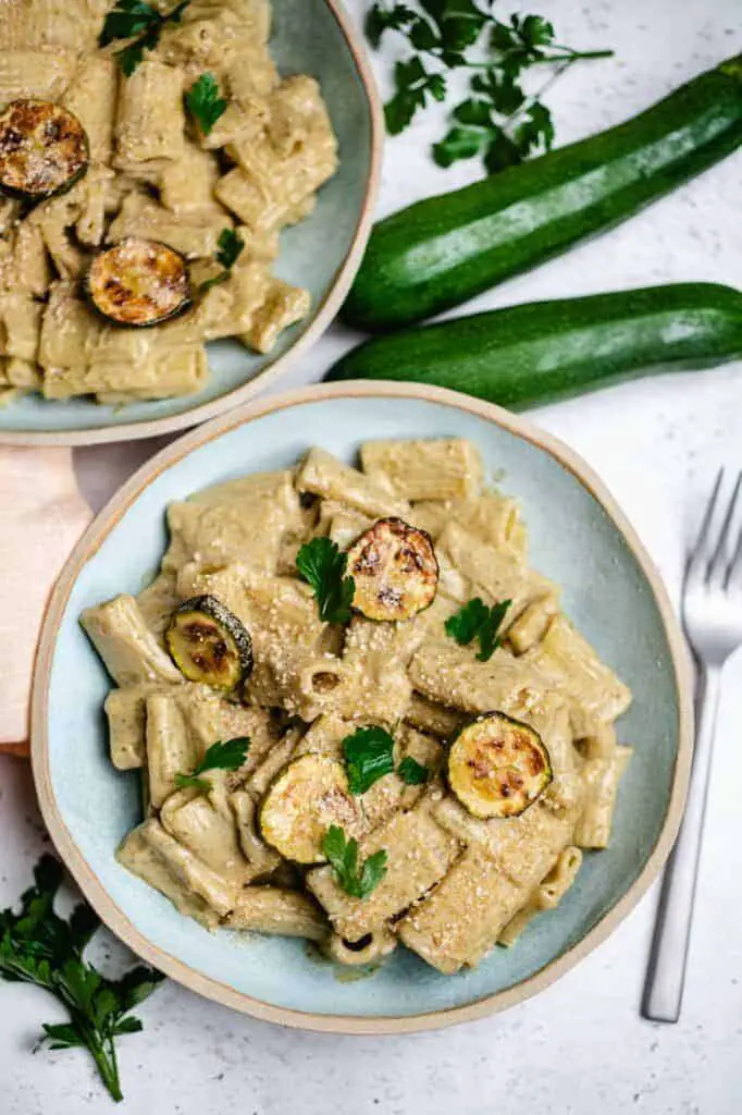 Pasta with roasted zucchini (vegan recipe)