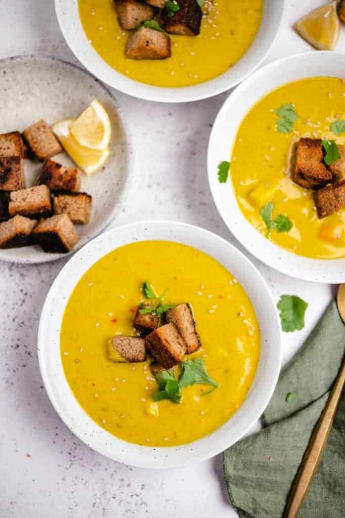 Spicy carrot parsnip soup (vegan &amp; gluten-free)