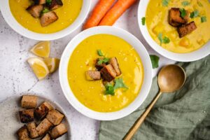 Spicy Karotten Pastinaken Suppe (vegan & glutenfrei)