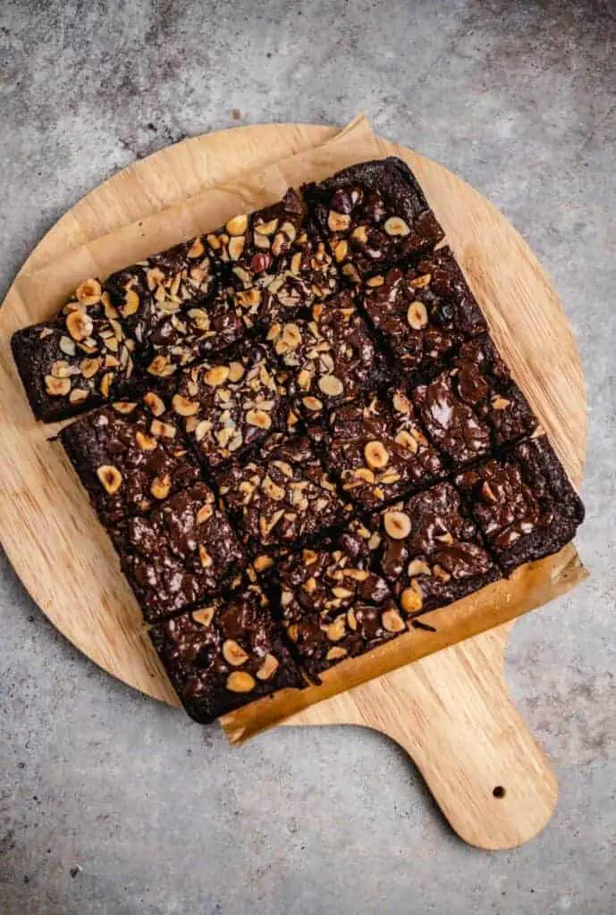 Tahini hazelnut brownies (vegan)