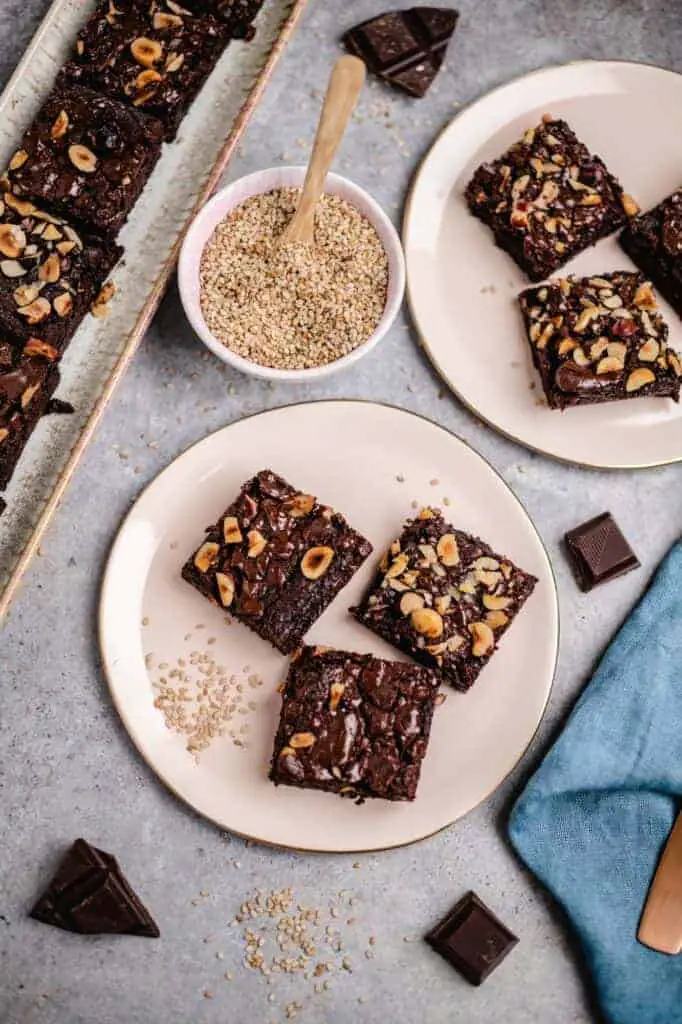 Tahini hazelnut brownies (vegan)