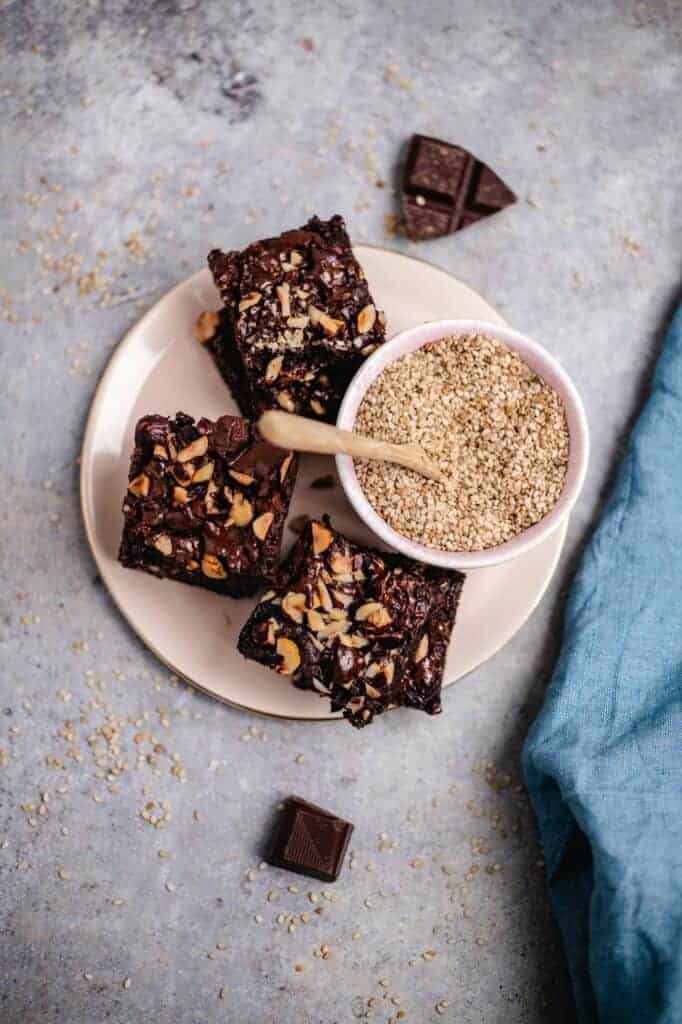 Tahini hazelnut brownies (vegan)