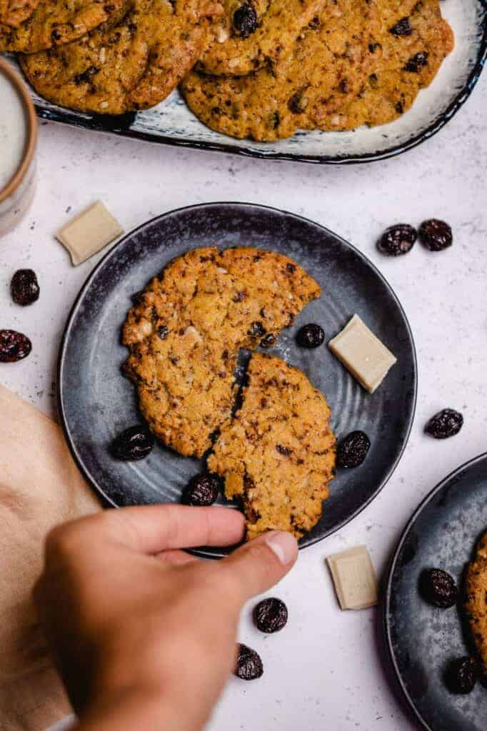 Cookies with cranberries and white chocolate vegan recipe