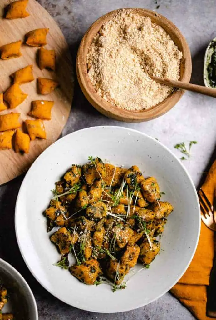 Sweet potato gnocchi with pesto (recipe)