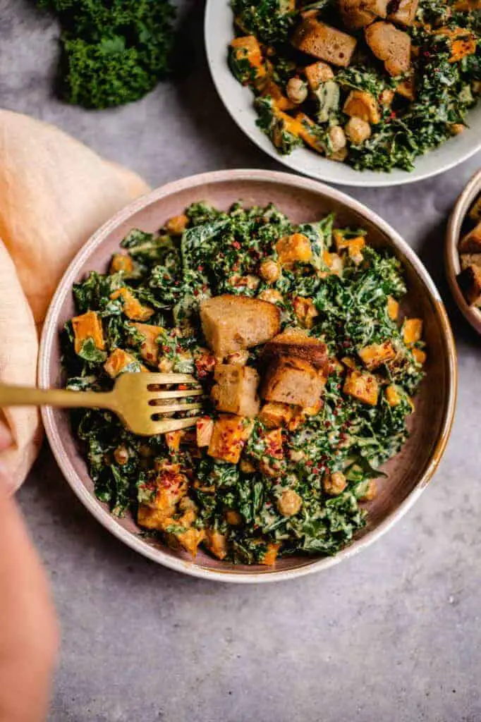 Vegan salad with sweet potato and kale