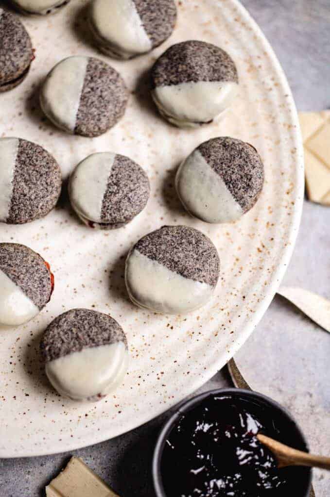 The vegan filled poppy seed cookies