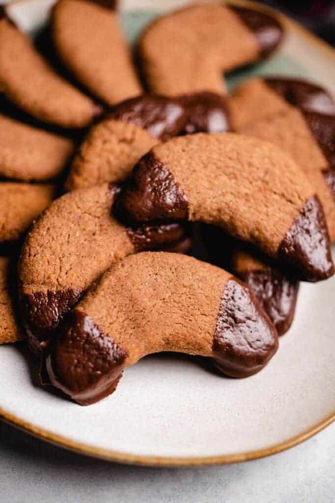 Vegan chocolate crescents in 50 minutes (recipe)