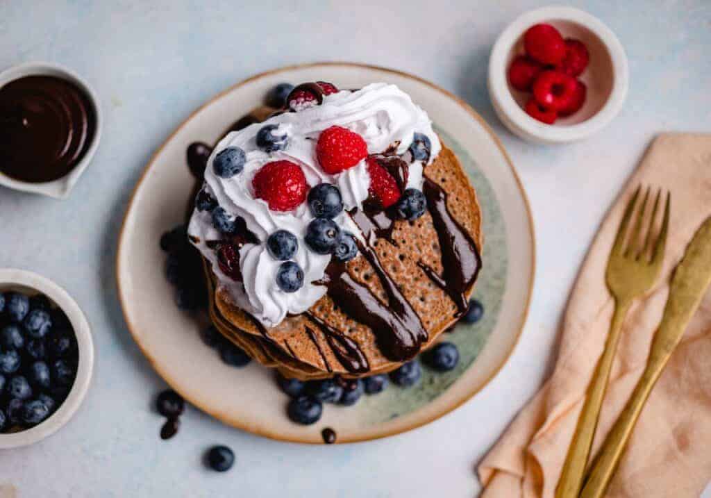 Buckwheat pancakes with chocolate sauce (v&amp;gf)