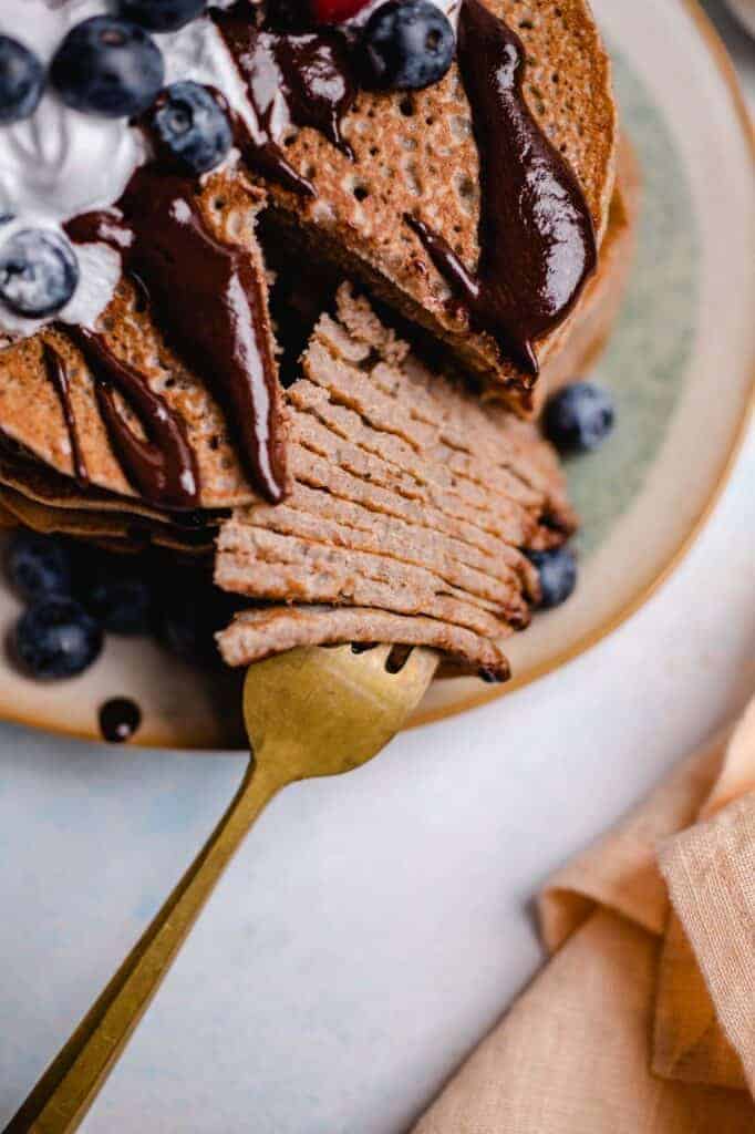 Buckwheat pancakes with chocolate sauce (v&amp;gf)