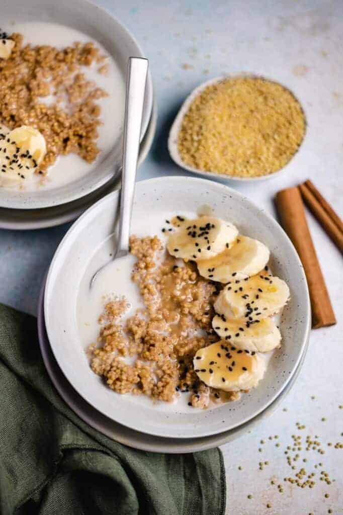 Millet porridge with tahini caramel (vegan)