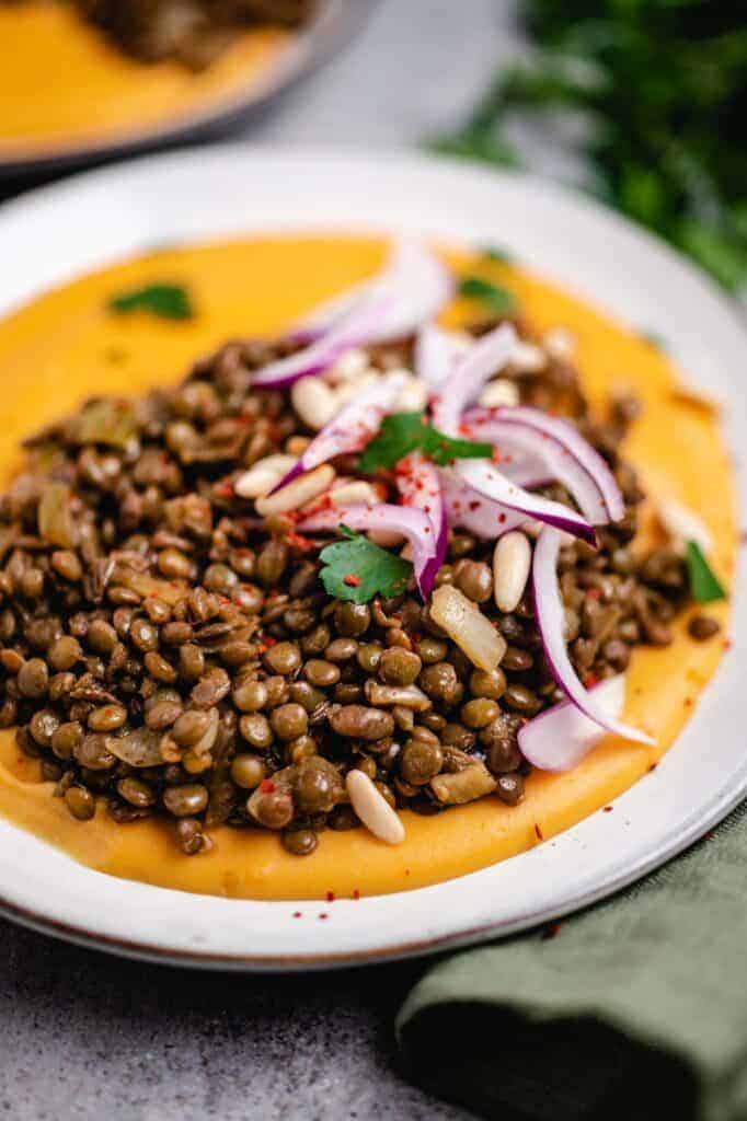 Spicy lentils on puree