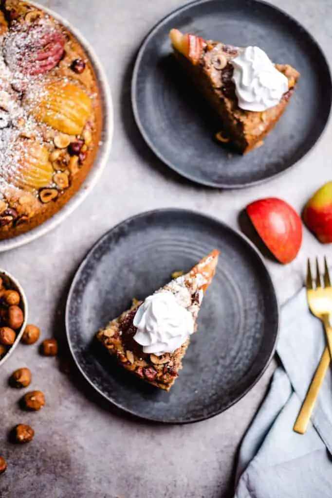 Apple hazelnut cake (vegan)