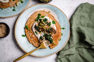 Buchweizen Crêpes mit Spinat und Pilzen