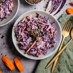 Creamy salad with red cabbage and lentils