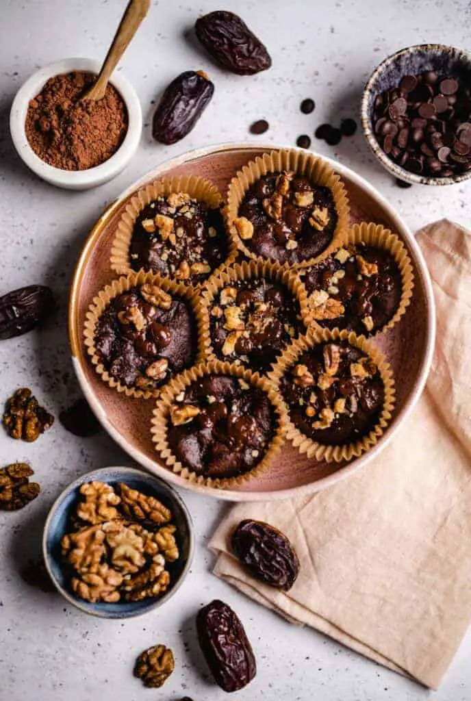 vegan healthy date muffins